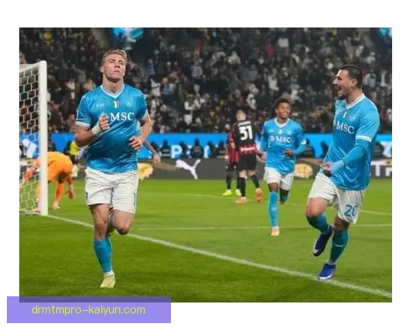 奥斯梅恩盛赞那不勒斯队旗帜，强调其象征团结与荣誉，展现球队精神。