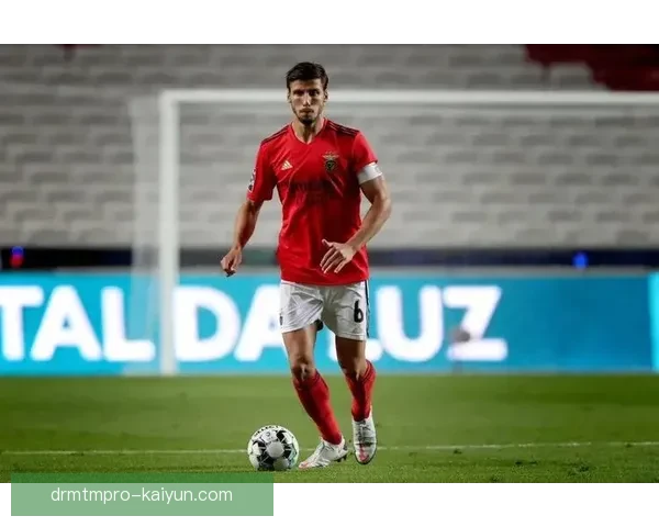 鲁本·迪亚斯领导能力持续提升，彰显出色竞技状态与球队凝聚力。