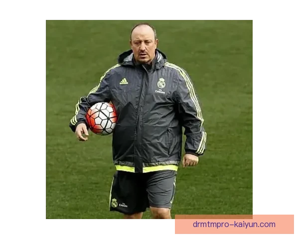 贝尼特斯球队管理模式分析：提升球队竞争力的关键要素